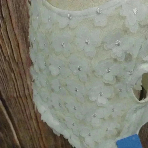 White Shear Floral Top - Picture 4 of 5